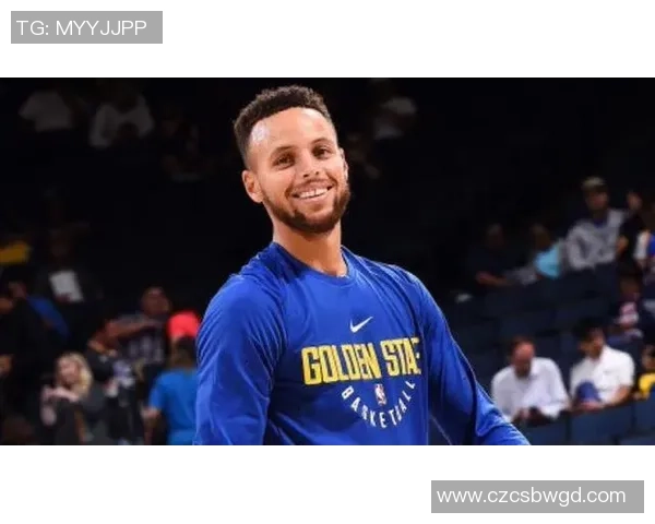 足球球星佩戴护腕的多重功能与时尚意义解析